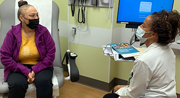 La Clínica de UI Health Ayuda a los Hispanohablantes Que Buscan Trasplantes de Riñón