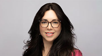 Retrato de primer plano de Dra. Raquel Gonzalez Heredia.