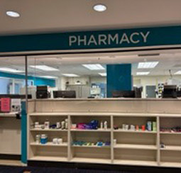 University Village Farmacia 